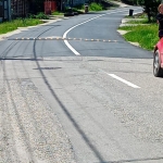 Limitator de viteză montat pe strada Balotești, în zona Grădiniței „Valea Rea”