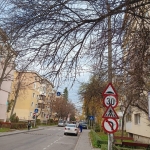 Pentru creșterea siguranței rutiere în zonă, a fost amplasat un limitator de viteză pe strada Liviu Rebreanu, înainte de trecerea pentru pietoni situată între blocurile A11 și B12