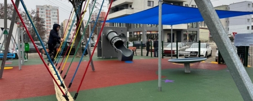 Încă un loc de joacă a fost modernizat, la Pitești!