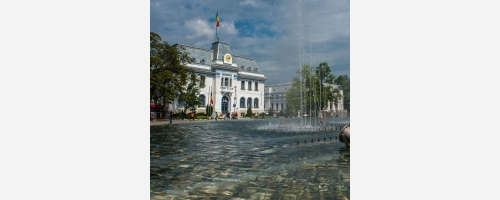 Fântâna muzicală din Piața Primăriei se redeschide, de vineri, 23 mai!