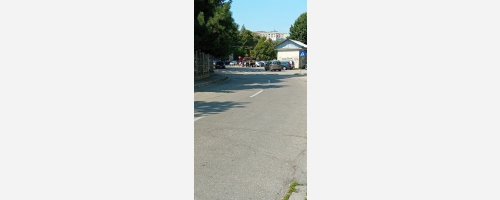 Pentru creșterea siguranței rutiere în zona unităților de învățământ, Primăria Municipiului Pitești a dispus amplasarea unui limitator de viteză pe strada Făgăraș, în dreptul trecerii de pietoni din fața Școlii Gimnaziale „Alexandru Davila”.