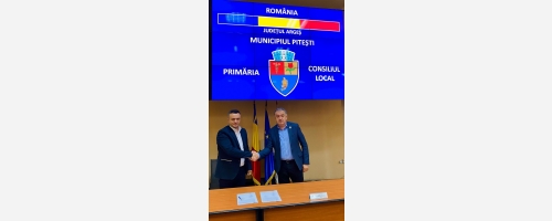 S-a semnat contractul pentru reabilitarea împrejmuirii pe Calea Drăgășani și strada Tudor Arghezi, la Pitești